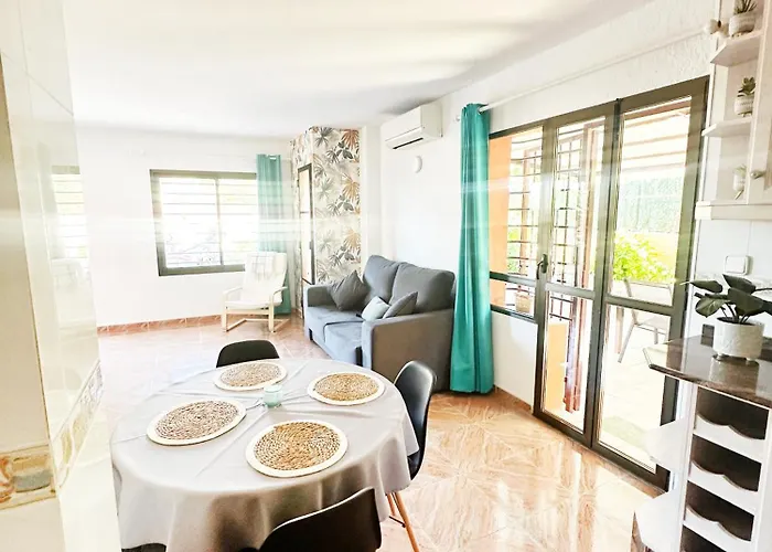 El Faro Albir 公寓 *